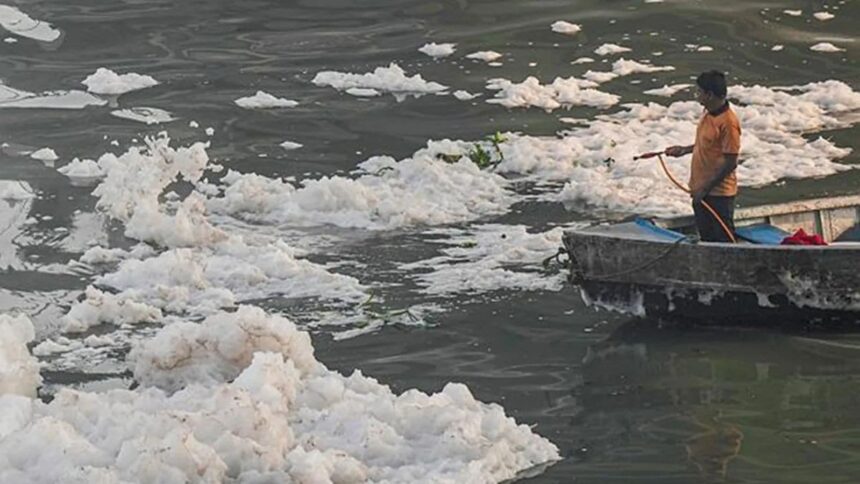 Yamuna Froth, Kalindi Kunj, delhi,